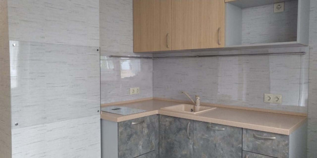 Прозрачный фартук для кухни из монолитного поликарбоната 840*1000*3 мм Прозрачный фартук для кухни из монолитного поликарбоната 840*1000*3 мм